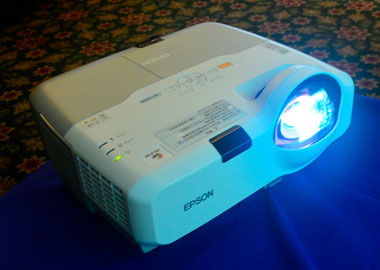 接棒上海商教巡展 愛(ài)普生交互式短焦投影機(jī)發(fā)布會(huì)在上海隆重舉行