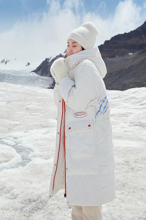 香影《夢回雪國》 一場服飾攝影中的美學朝圣